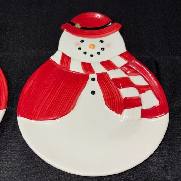 4-Williams Sonoma Snowman Plates Set - Red and Black - Picture 5 of 11